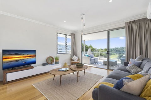 Cylinders Beach House At Salt Village - Port Augusta Accommodation 2