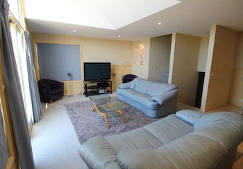 Torino 3 - Lake Jindabyne & Snowy Mountain Views - Port Augusta Accommodation 2