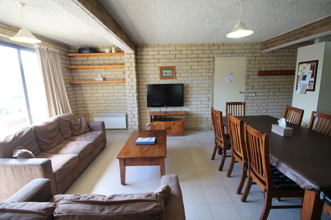 Central Park 4 - Centre Of Jindabyne - Port Augusta Accommodation 1