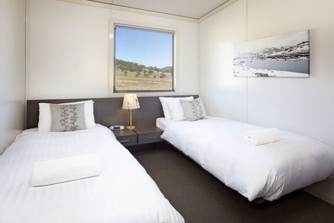 Ecocrackenback 7 Sustainable Luxurious Chalet Close To The Slopes. - Port Augusta Accommodation 5