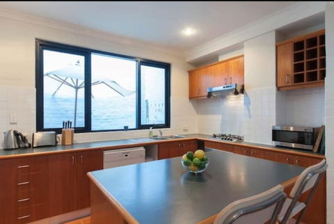 Fremantle Terrace Townhouse - Port Augusta Accommodation 3