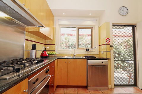 Brunswick Renaissance - Rejuvenate Stays - Port Augusta Accommodation 7