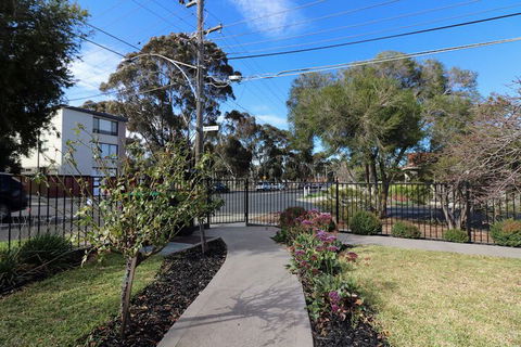 Brunswick Renaissance - Rejuvenate Stays - Port Augusta Accommodation 2