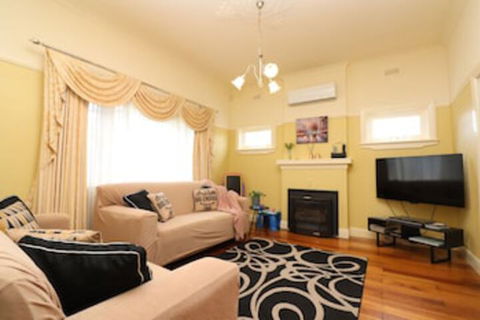 Brunswick Renaissance - Rejuvenate Stays - Port Augusta Accommodation 0