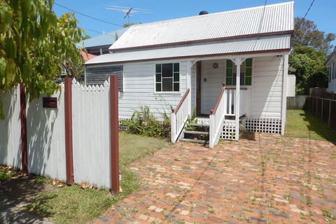 Charming, Private 3-Bedroom Cottage By The Bay - Port Augusta Accommodation 6