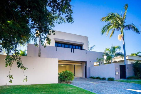 Indulgence On Bay Four - Port Augusta Accommodation 2