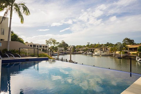 Indulgence On Bay Four - Port Augusta Accommodation 6