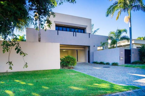 Indulgence On Bay Four - Port Augusta Accommodation 3