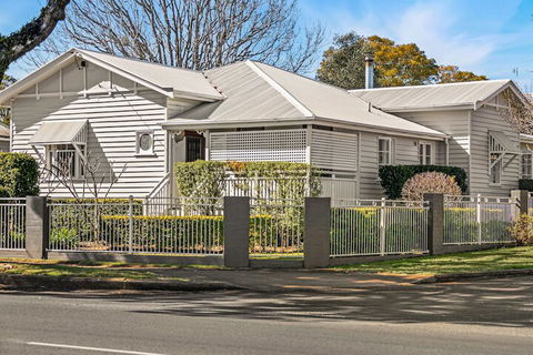 Frangipani House - Port Augusta Accommodation 5
