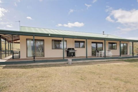 Peak View House - Port Augusta Accommodation 0