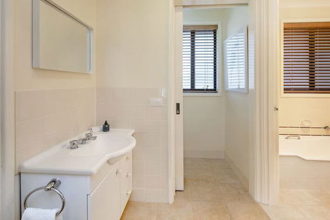Cobbon Retreat - Port Augusta Accommodation 4
