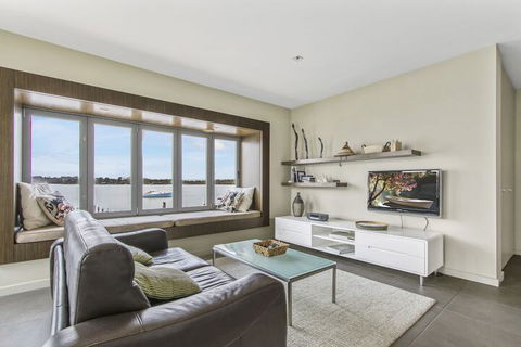 A Window On The Bay - Port Augusta Accommodation 4