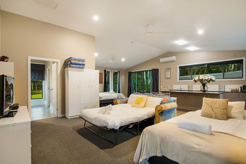 A PERFECT STAY - Lennox Unique Coastal Retreat - Port Augusta Accommodation 5