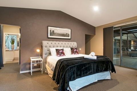 A PERFECT STAY - Lennox Unique Coastal Retreat - Port Augusta Accommodation 1