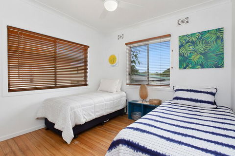 BEACH HOUSE On PEARL - Port Augusta Accommodation 1