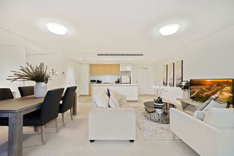 HomeHotel Spacious Luxury Apt Next To Shopping - Port Augusta Accommodation 3