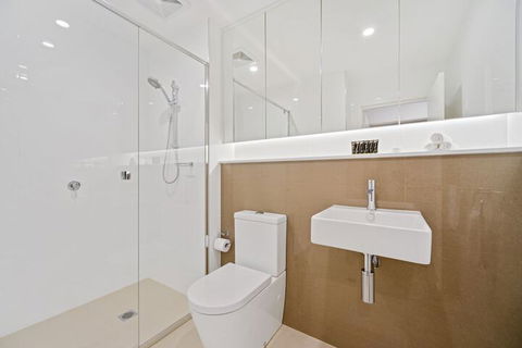 HomeHotel New & Comfort 3 Bedrooms - Port Augusta Accommodation 1