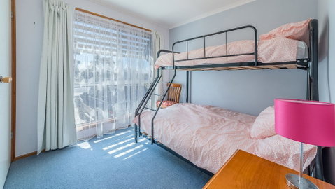 THE Lighthouse Surf Side - Port Augusta Accommodation 1