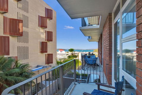 HomeHotel Urban Retreat In Secure Boutique Block - Port Augusta Accommodation 5