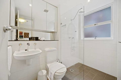HomeHotel Urban Retreat In Secure Boutique Block - Port Augusta Accommodation 4