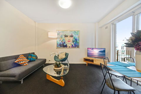 HomeHotel Urban Retreat In Secure Boutique Block - Port Augusta Accommodation 2