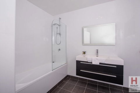 Gippsland Twelve Spacious & Central With Off Street Parking - Port Augusta Accommodation 2