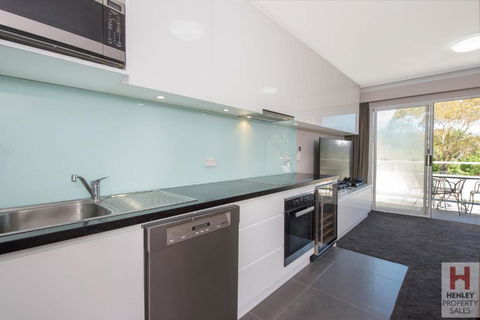 Horizons 518 Modern Apartment On The Lake Jindabyne Foreshore - Port Augusta Accommodation 3