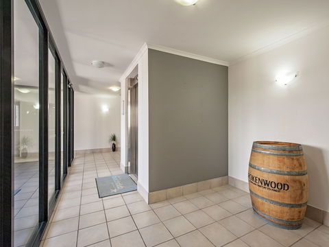 Shoal Bay Beachclub Apartments - Port Augusta Accommodation 0