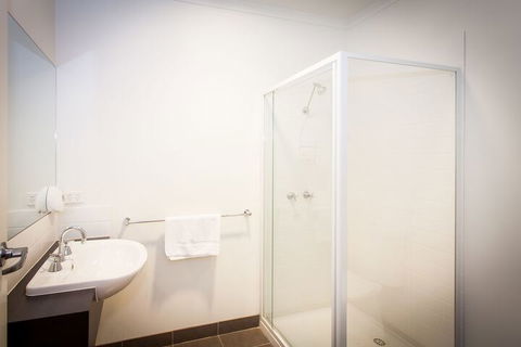 The Island Accommodation - Hostel - Port Augusta Accommodation 6
