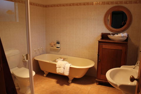 Boathouse - Birks River Retreat - Birks Harbour - Port Augusta Accommodation 4