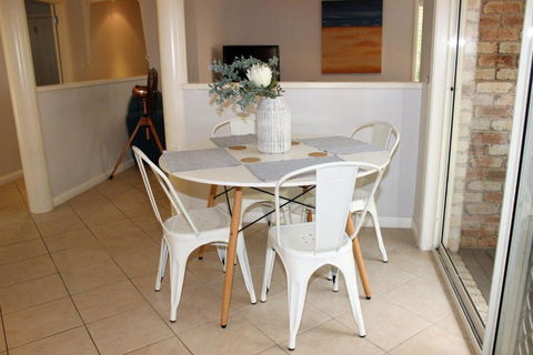 FRANGIPANI BEACH HOUSE PET FRIENDLY 22 Belbourie Cres Boomerang Beach - Port Augusta Accommodation 3