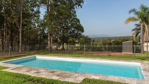 Hermitage Hideaway Homestead & Cottage - Port Augusta Accommodation 3