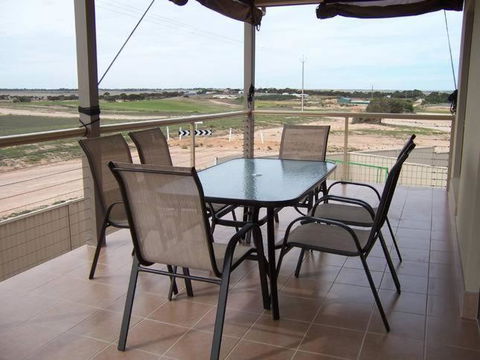 Relax On Par - Port Augusta Accommodation 1