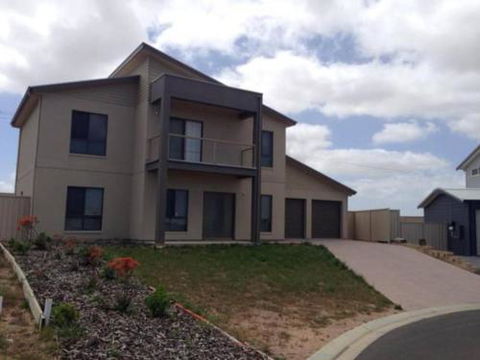 Relax On Par - Port Augusta Accommodation 6
