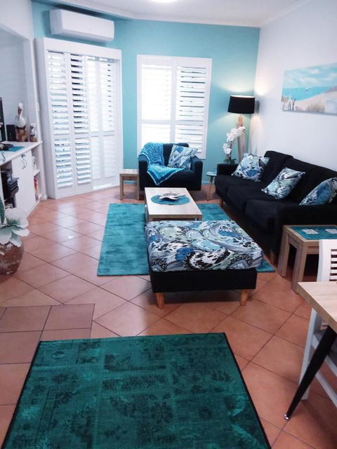 Jackies Holiday Apartment - Port Augusta Accommodation 4