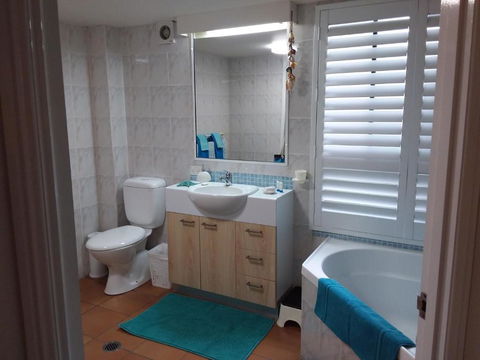 Jackies Holiday Apartment - Port Augusta Accommodation 6