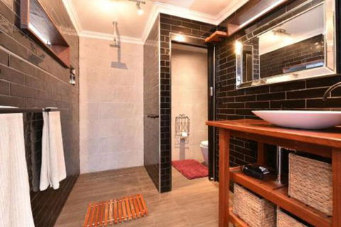 Millfield Eco Lodge With Views & Inside / Outside Hangouts - Port Augusta Accommodation 2