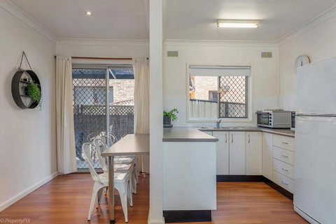 Jamaica Holiday Units - Port Augusta Accommodation 6