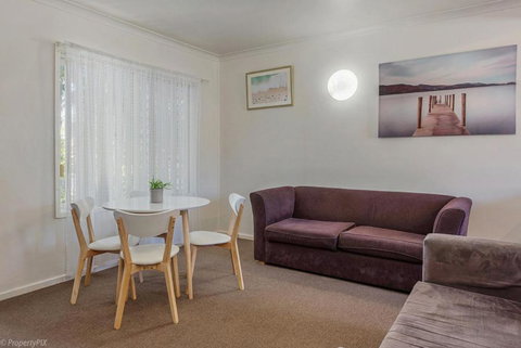 Jamaica Holiday Units - Port Augusta Accommodation 1