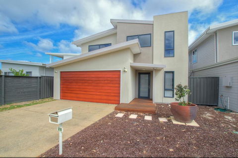 A Little Luxury In Town - Port Augusta Accommodation 5