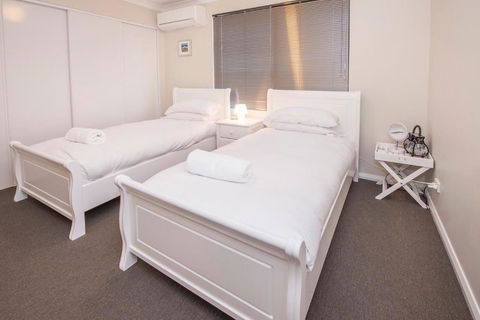 A Little Luxury In Town - Port Augusta Accommodation 1