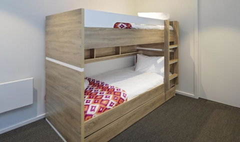 Chilam D Architecturally Designed - Port Augusta Accommodation 1