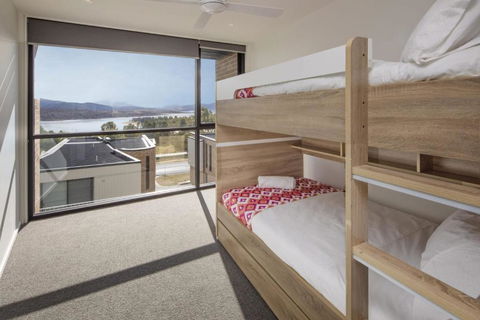 Chilam D Architecturally Designed - Port Augusta Accommodation 2