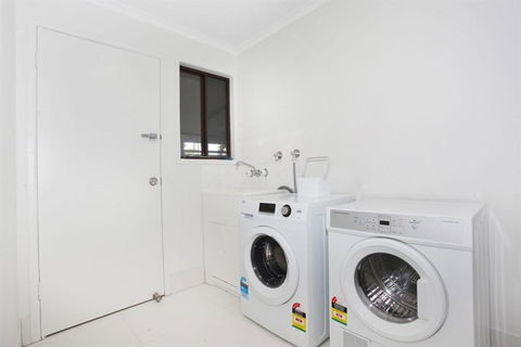 FABULOUS HOLIDAY HIDEAWAY COOLUM BEACH - Port Augusta Accommodation 5