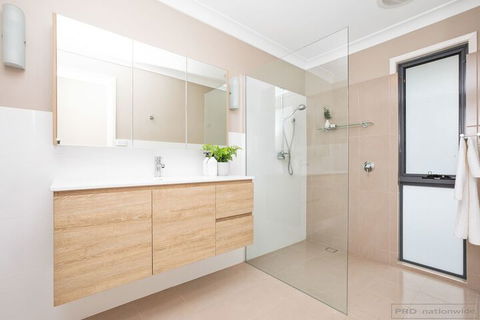 Blackwattle Luxury Retreats - Port Augusta Accommodation 7