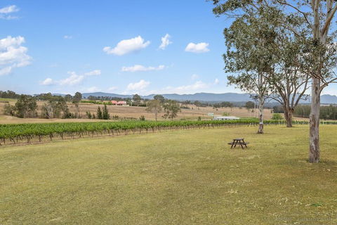 Blackwattle Luxury Retreats - Port Augusta Accommodation 2