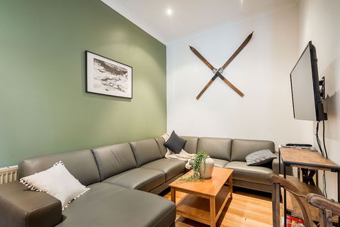 Avalon House - Port Augusta Accommodation 6