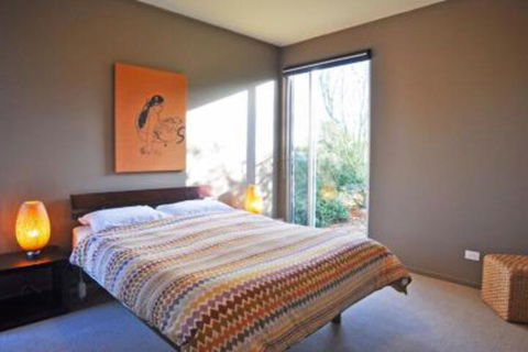 THE Lake House - Surf Side - Port Augusta Accommodation 5