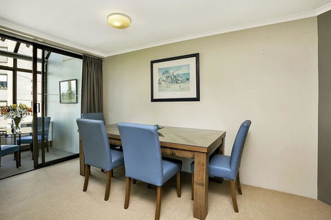 HAMP1 Bright Apartment In Cremorne - Port Augusta Accommodation 1