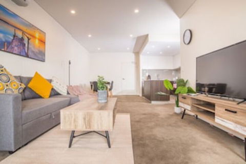 Refreshing 2bed2bath APT In Up&coming Liverpool - Port Augusta Accommodation 0